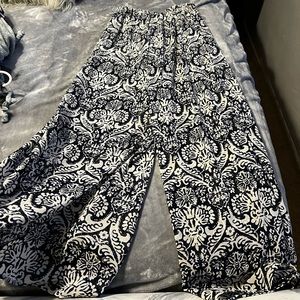 Blue and white summertime pants 🦋💙🐬👖🌀